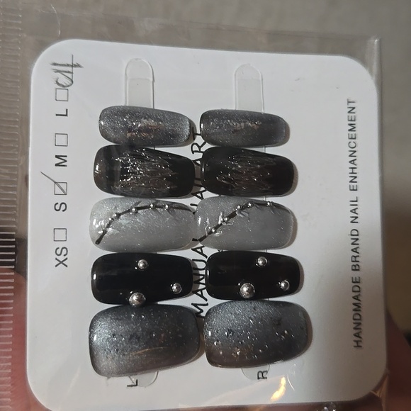 Black And Silver With Cat Eye Handmade Press On Nails - Picture 1 of 5